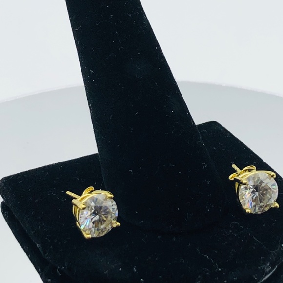 Jewel Eternal Jewelry - 4 tcw D, VVS1 Moissanite Stud Earrings